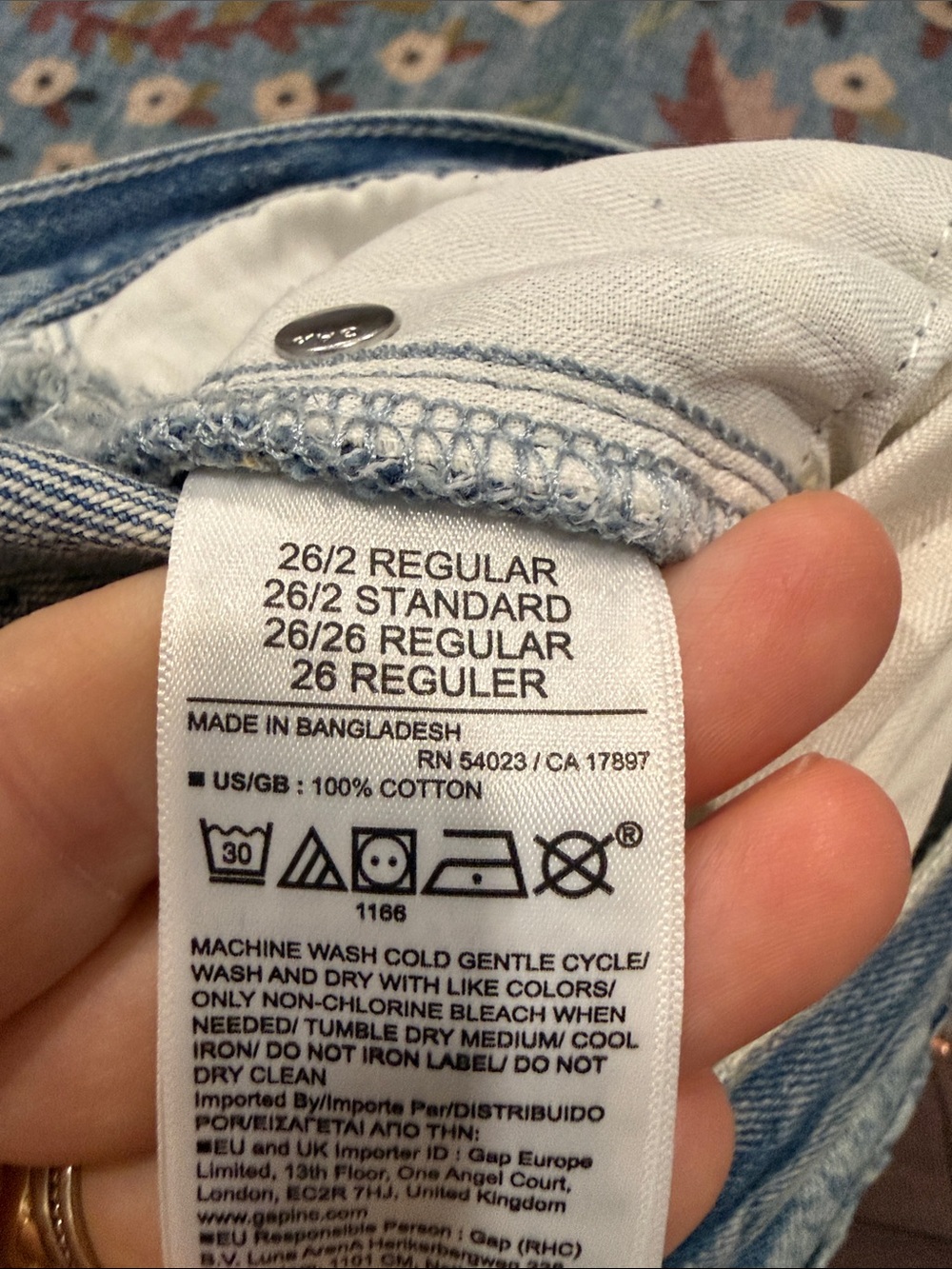 Gap • 8” distressed loose Bermuda mid rise denim short - Picture 7 of 8
